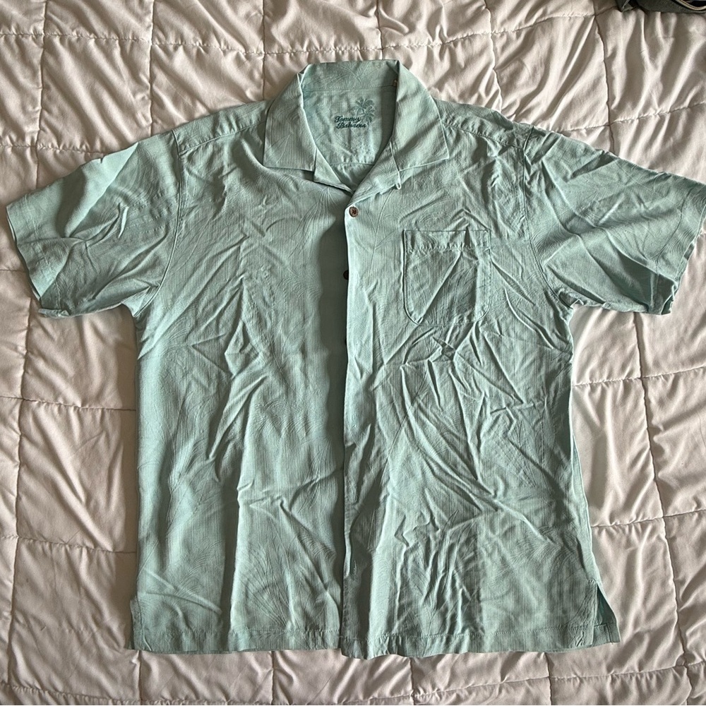 Tommy Bahama Men’s (L) Green Button up Short Sleeve Shirt with Hawaiian Flowers
